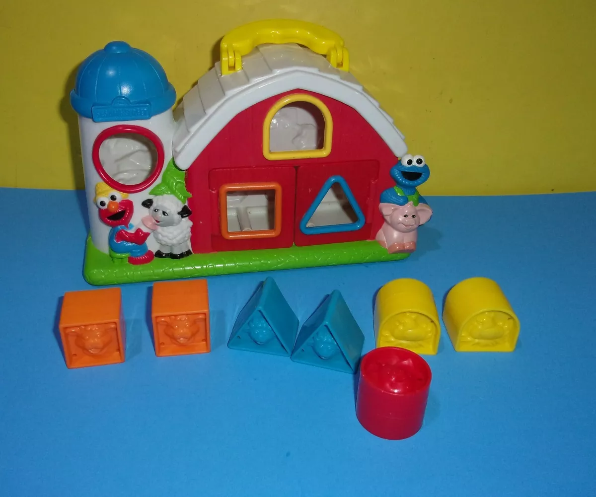 1999 Tyco Sesame Street Shape Sorter Fame Barn Play Learning toy