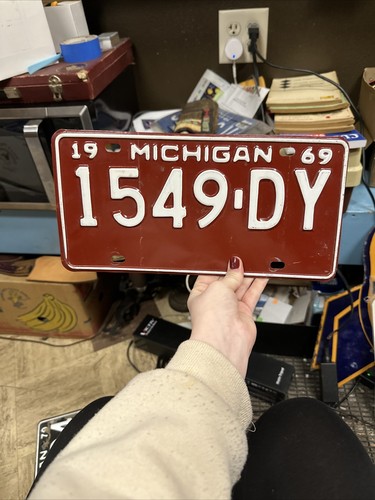 1969 Michigan License Plate 1549-DY - Picture 19 of 22