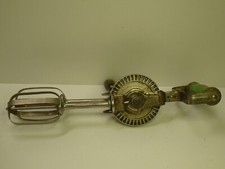VINTAGE WOODEN HANDLE METAL HAND BEATERS MIXER WHISK