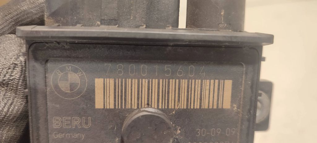2011 BMW 7 F01 Glow Plug Relay Control Module Unit 780015604 