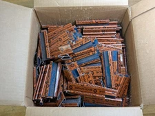 Lot of 500 Signode Steel Strapping Seals w/ Sandpaper Bottom 4-3/4" x 1-1/4"