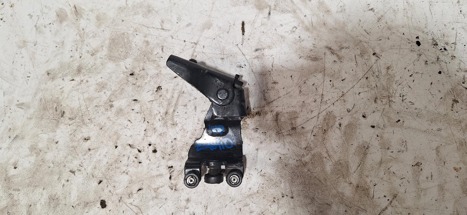 Hyundai ILoad Left Rear Middle Door Roller TQ 11/2007-03/2021