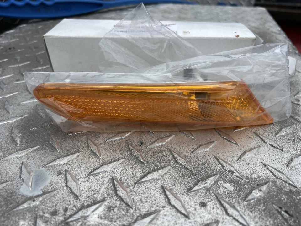 Luz de señalización lateral delantera derecha Porsche 997 OEM 997.631.034.01 nueva en caja Foto 2 de 4