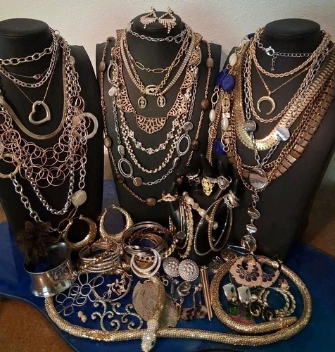 70+ Pc Vtg-Now  Goldtone & Silvertone Retro Estate Costume Jewelry 3+# LT37