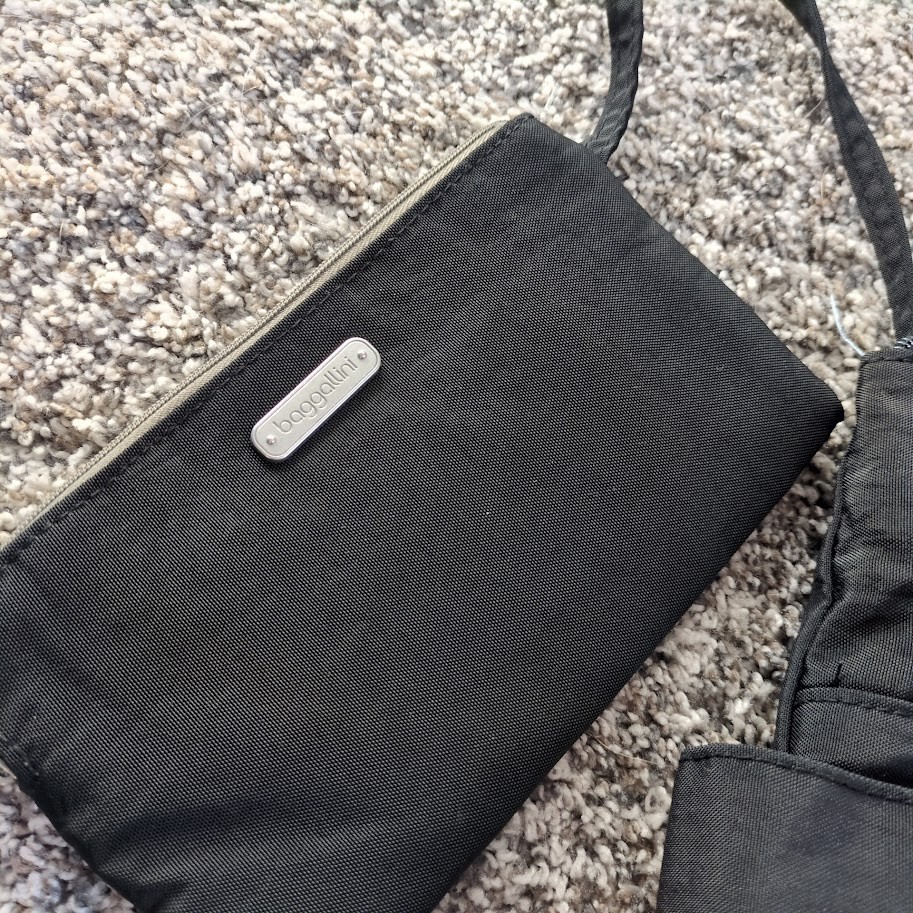 Baggallini 3 in 1 Convertible Backpack Handbag Black Large Silver RFID Wristlet