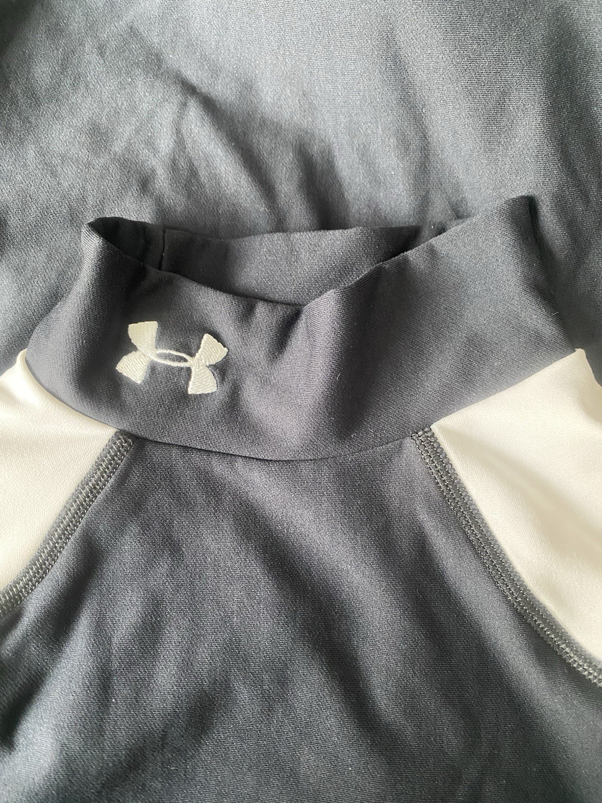 Men Under Armour Fitted Solid Black Long Sleeve W… - image 3