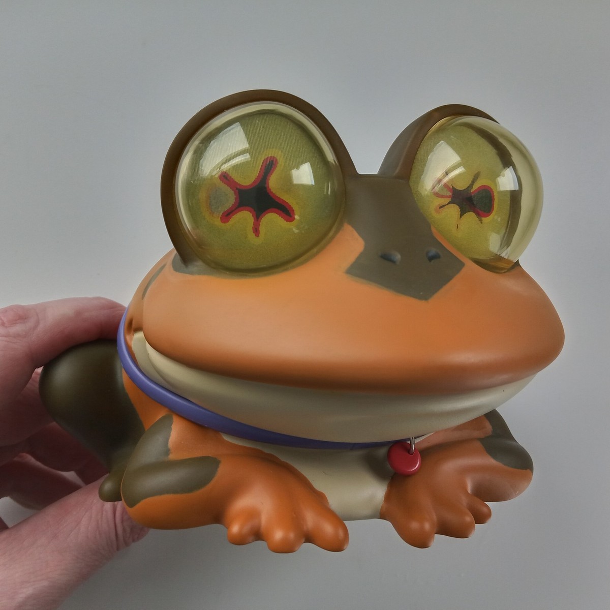 Kidrobot Futurama Hypnotoad Vinyl Art Figure collectible 2012