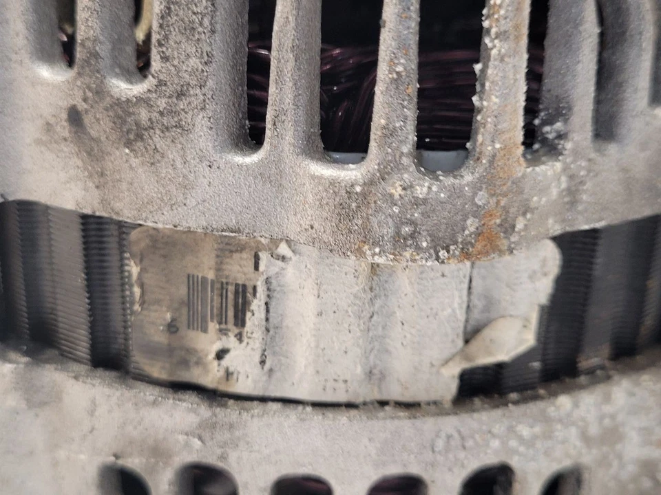 2001-2004 CHEVROLET TRACKER Alternator 63 Amp 30026479 01-04 - Изображение 2 из 4