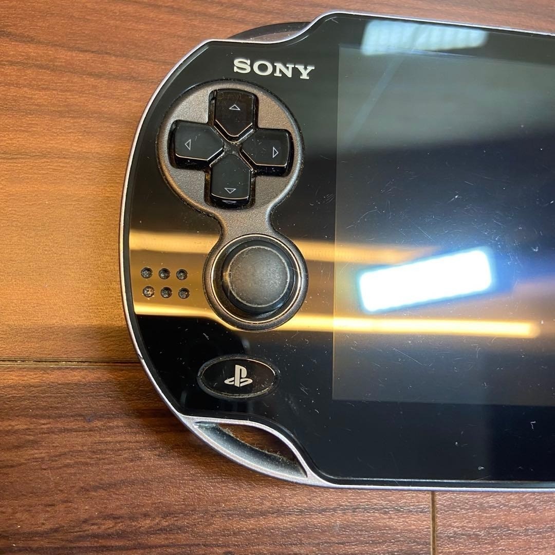 【値下げしました】PS VITA 動作品 Amazon.co.jp: 【整備済み品】 PlayStation Vita (プレイステーション