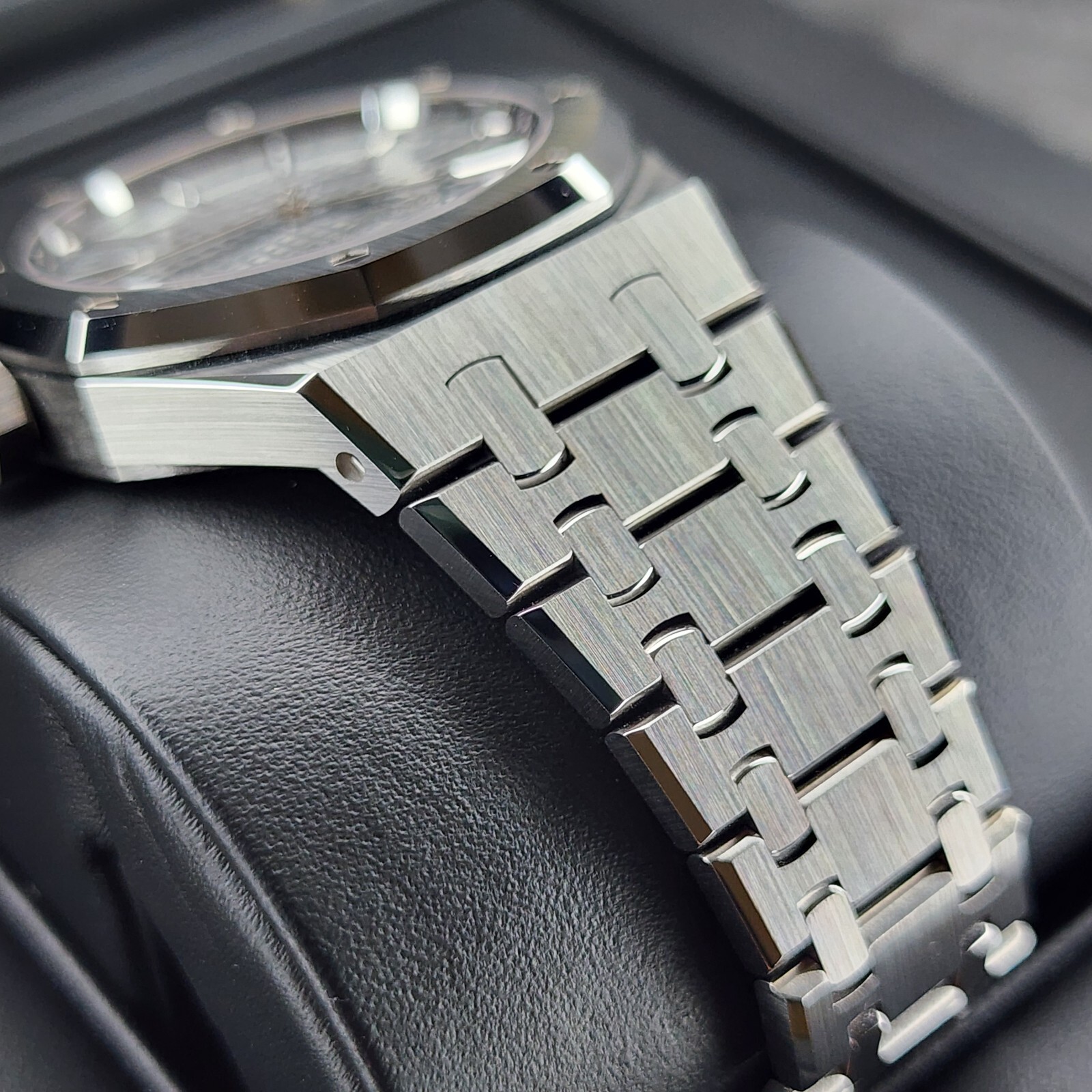 Audemars Piguet Royal Oak 15550ST, 37 mm