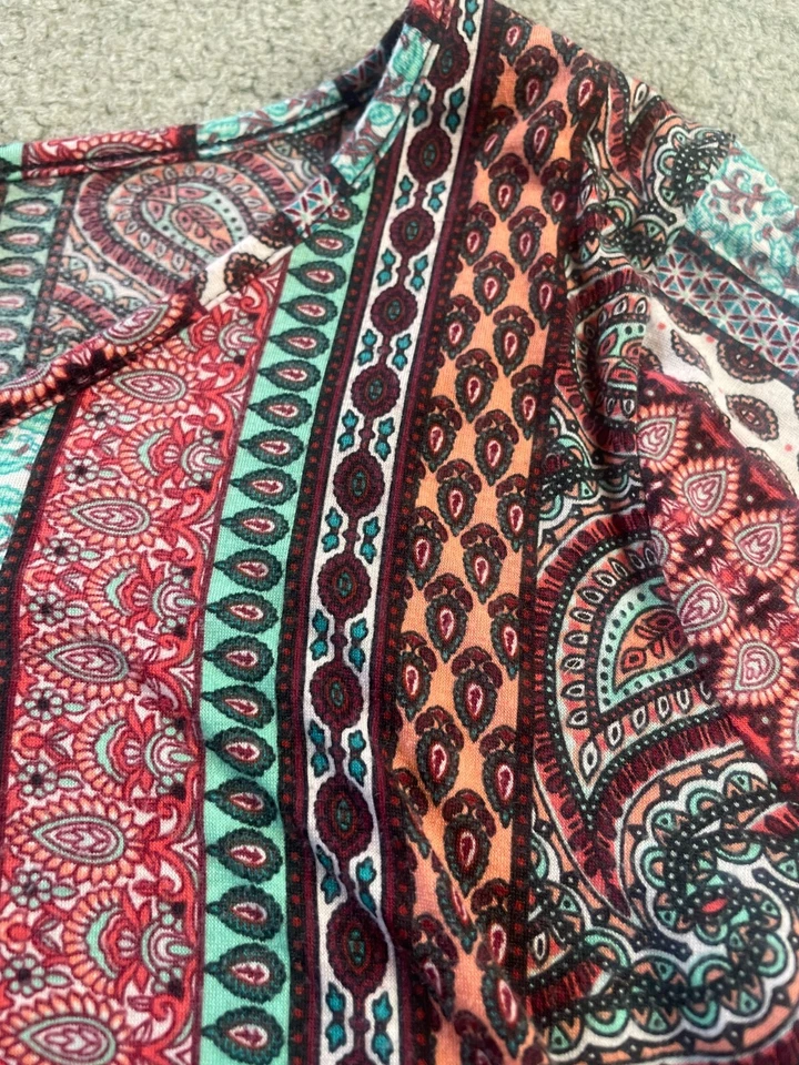 Blusa Camisa Bobbie Brooks Para Mujer Talla Mediana Cachemira Manga Corta Campana Cuello en V Foto 4 de 4