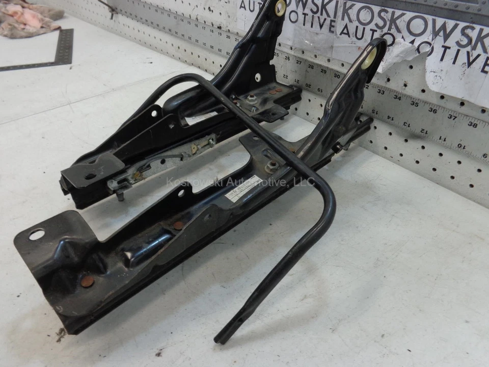 Ajustador de oruga asiento delantero derecho lado pasajero 96 Dodge Caravan Foto 3 de 4