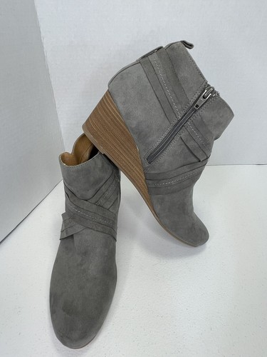 Dolce Vita DV8 Grey Suede Wedge Ankle 
