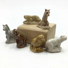 Wade Whimsies 6 Animals Zebra Eagle Leopard Gorilla Polar Bear Giraffe Figurines