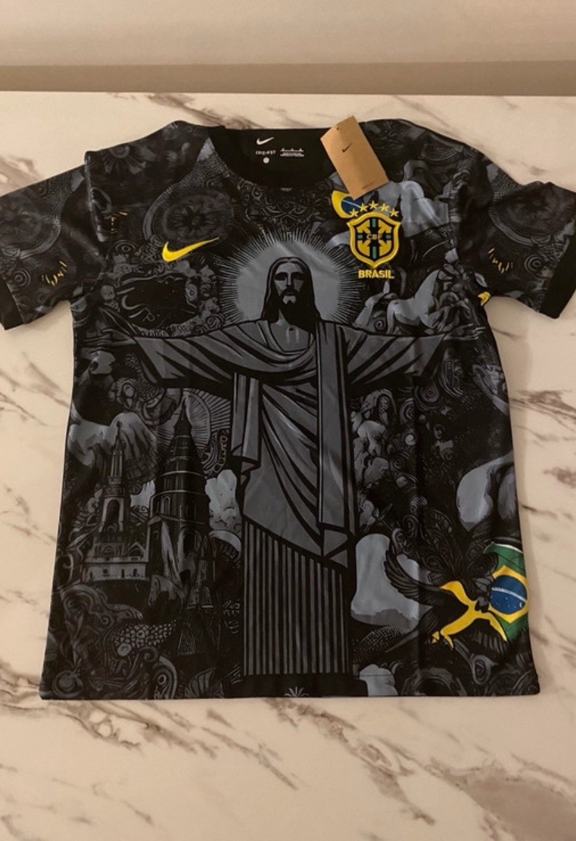 Maillot Brésil édition spéciale noir et jaune pour supporter et style streetwear