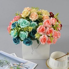 Bouquet de roses artificielles attention aux détails design décoration longue