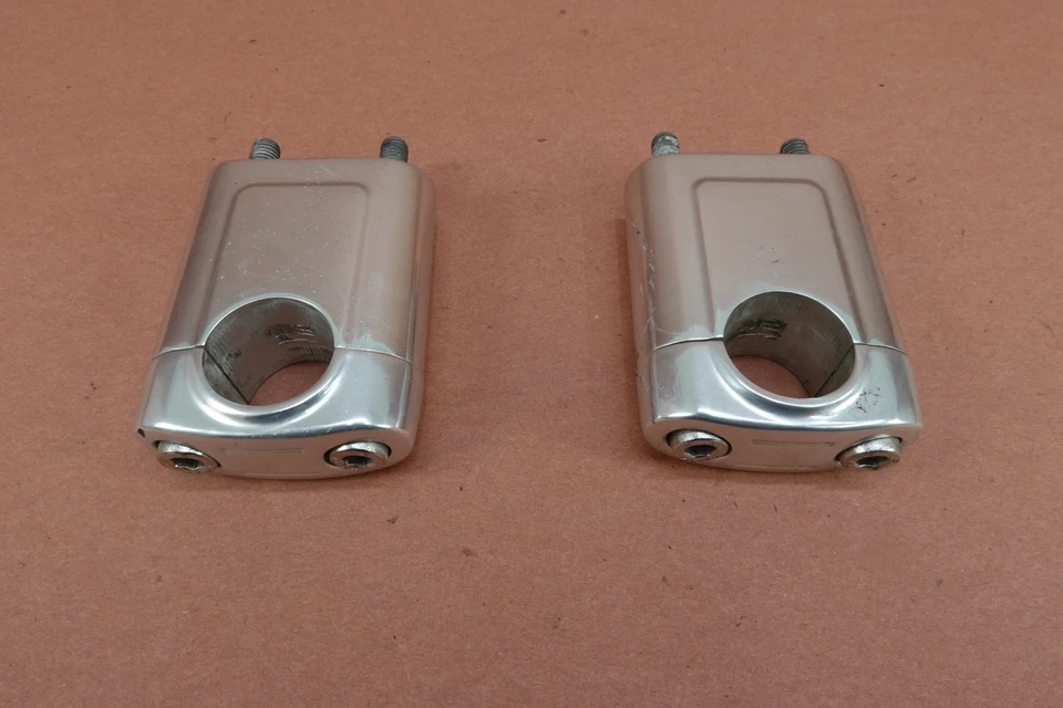 Подъемник зажима руля 2000 97-04 BMW R1200C - Изображение 2 из 4