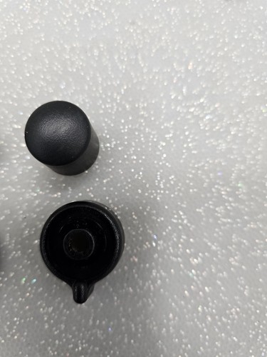 🔥95-02 Chevrolet Tahoe Yukon Suburban Silverado Sierra Radio Knob Set Bulk 829 - Picture 3 of 5