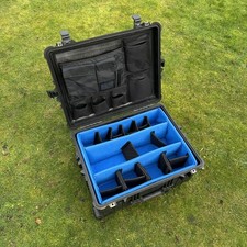Peli Pelican 1610 Protector Case with Foam Dividers and Lid Organiser - Black