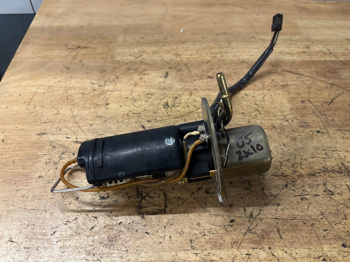 Kawasaki zx10r Ninja 1000 OEM FUEL PUMP SENDING UNIT Gas 2005 2004