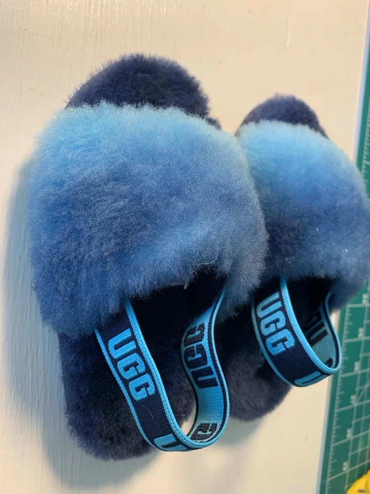 Zapatillas UGG para niños pequeños 9 cómodas talla azul cordero informales relajadas hogar esponjosas Foto 2 de 4