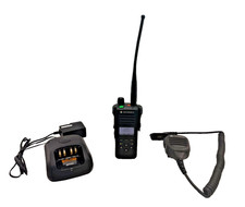 Motorola APX 1000 H84UCF9PW6AN 7/800 P25 GPS Radio Mic Charger Read/Write