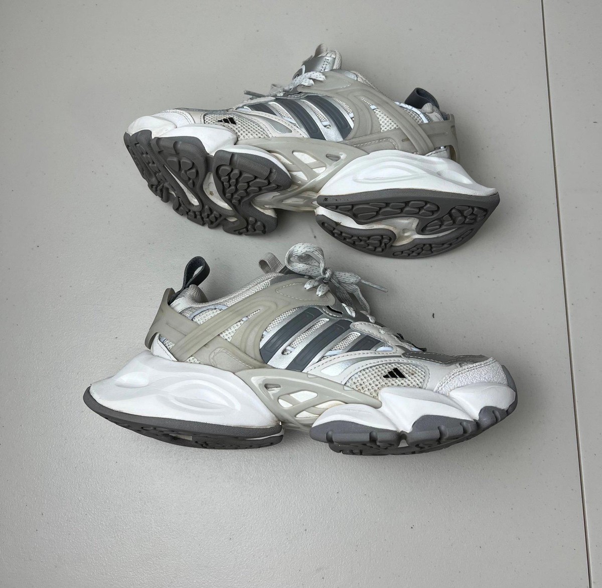 靴 adidas XLG Runner Deluxe Grey 3XL adidas XLG Runner Deluxe Grey Men's - JR8078 - US