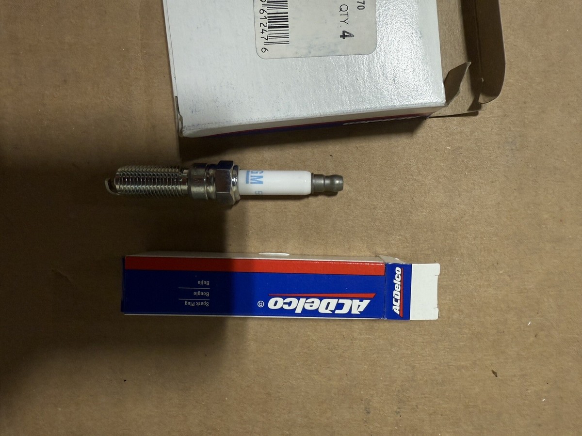 Genuine Spark Plug General Motors-55490097 ACDelco-41-151 Set Of 4
