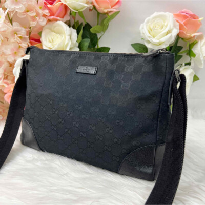 GUCCI GG Canvas Crossbody Bag Shoulder Bag Black Zip Leather Strap  
