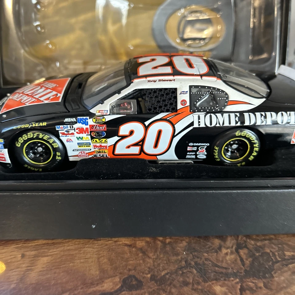 Pintura inversa Tony Stewart #20 Home Depot 2004 Monte Carlo acción 1:24 1/1500 Foto 2 de 4