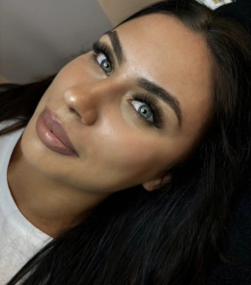 Wimpernverlängerungen AngebotPrzedłużanie rzęs.