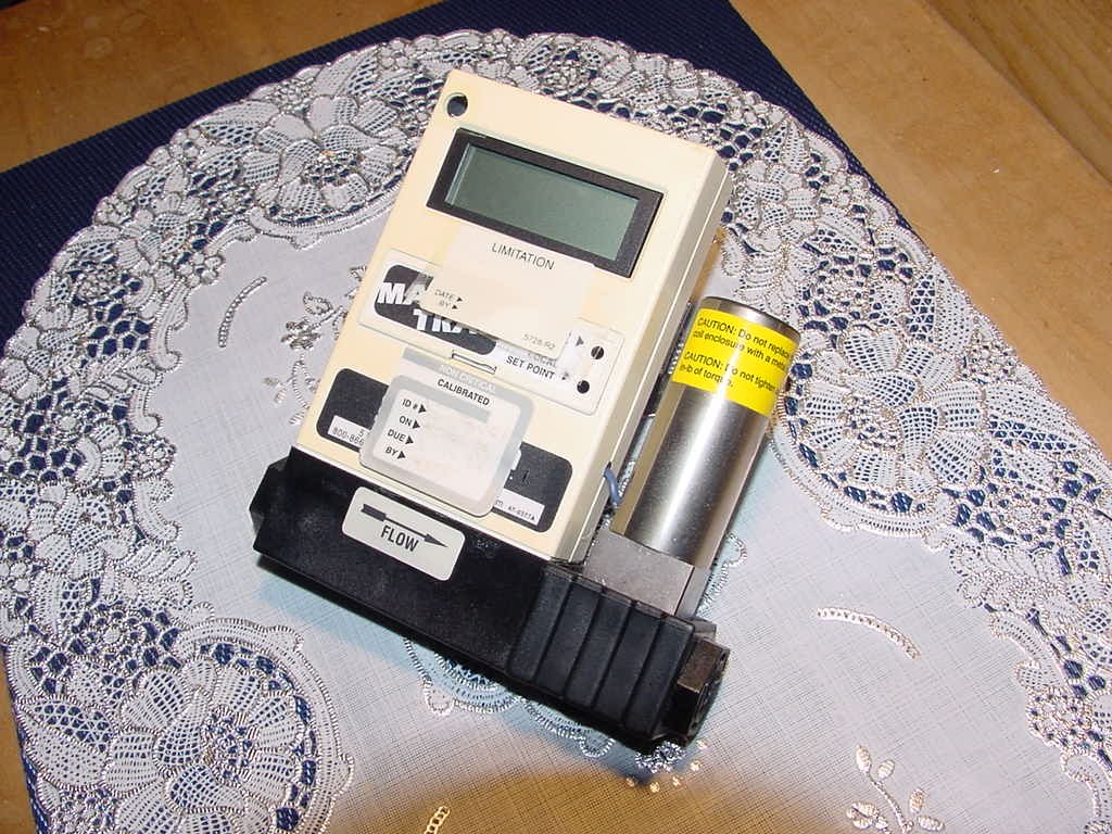 Sierra 810C-DR-13-V4-S4-MP Mass Flow Controller, CO2 GAS, Range 0-1 SLPM, Used!