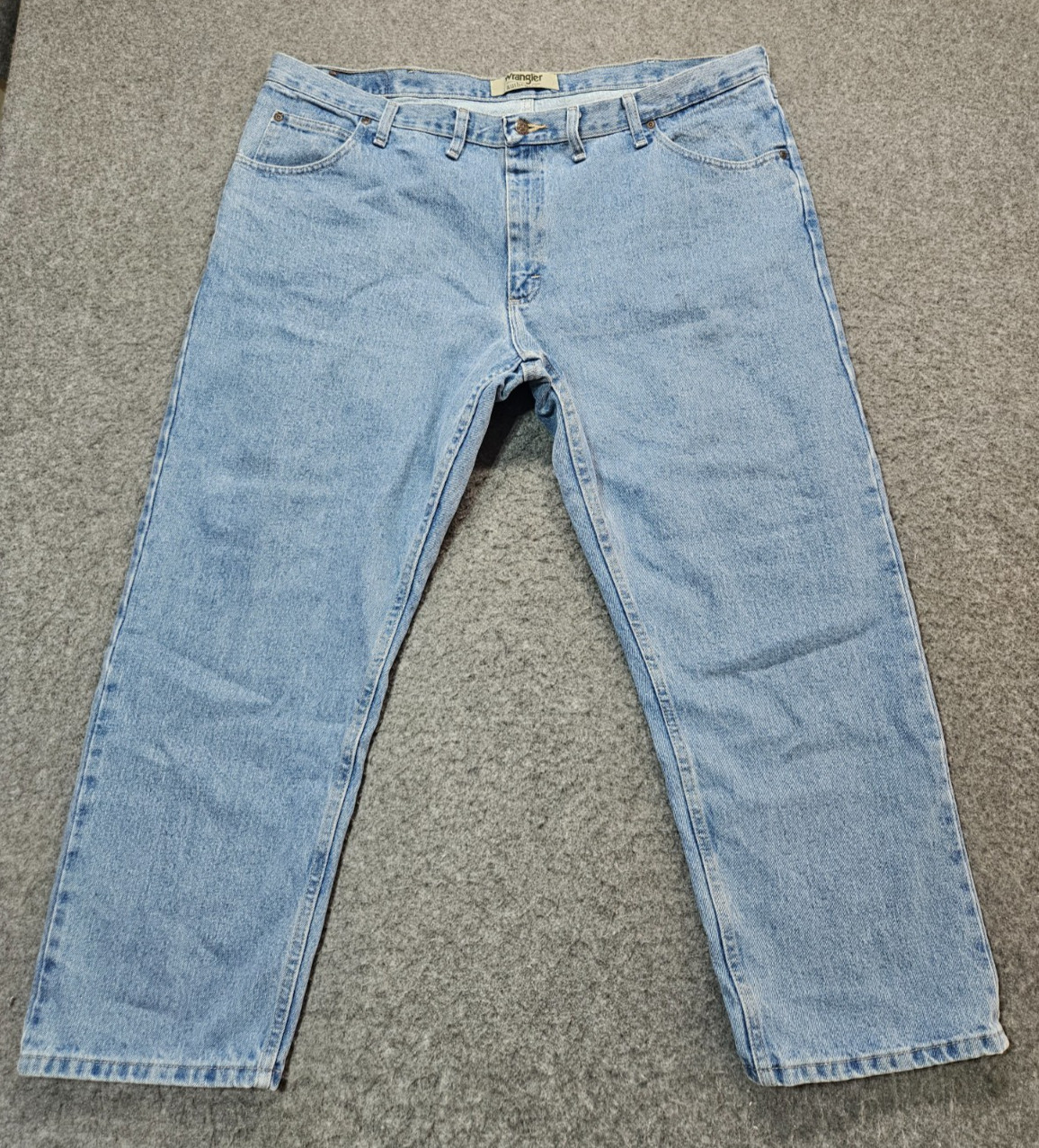 Size 44w X 28l