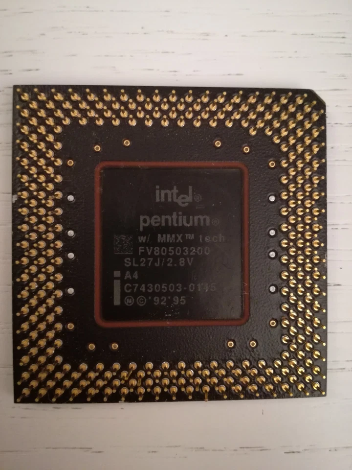Intel Pentium MMX SL27J 200MHz/66MHz Socket/Sockel 7 CPU FV80503200 Processor - Immagine 2 di 2
