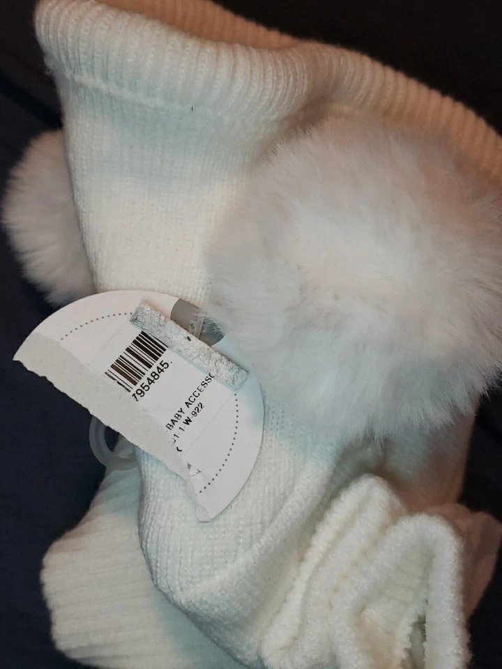 Conjunto de sombrero y manoplava forrado con pompón Koalababy Foto 4 de 4