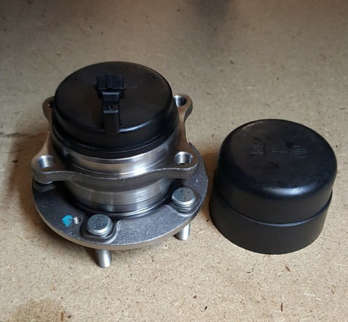 Hyundai wheel hub bearing assembly-RR 52750 2B100 - Picture 2 of 2