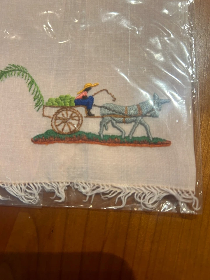 PAIR! Vintage Linen Fingertip Towels Hand Embroidered Linen Napkins - Image 2 of 4