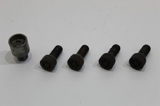 VW Golf 5K Mk6 Radmutter Schrauben und Schlüssel Code R WHT001814B555