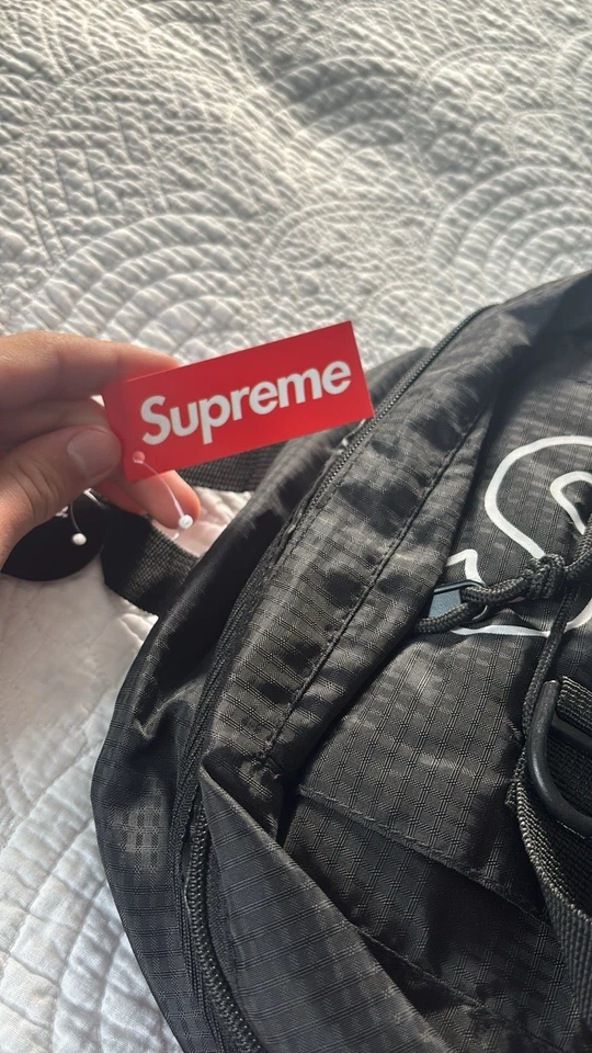 Supreme 黑色中码背包 — 第 3/3 张图片