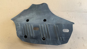 BMW  F20 F21 F30 F31  Abdeckung Hinterachse  rechts 6796138