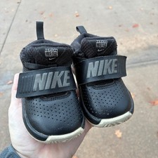 Nike Team Hustle D8 Toddler Shoes Size 5C Boys Girls NO BOX Black Silver