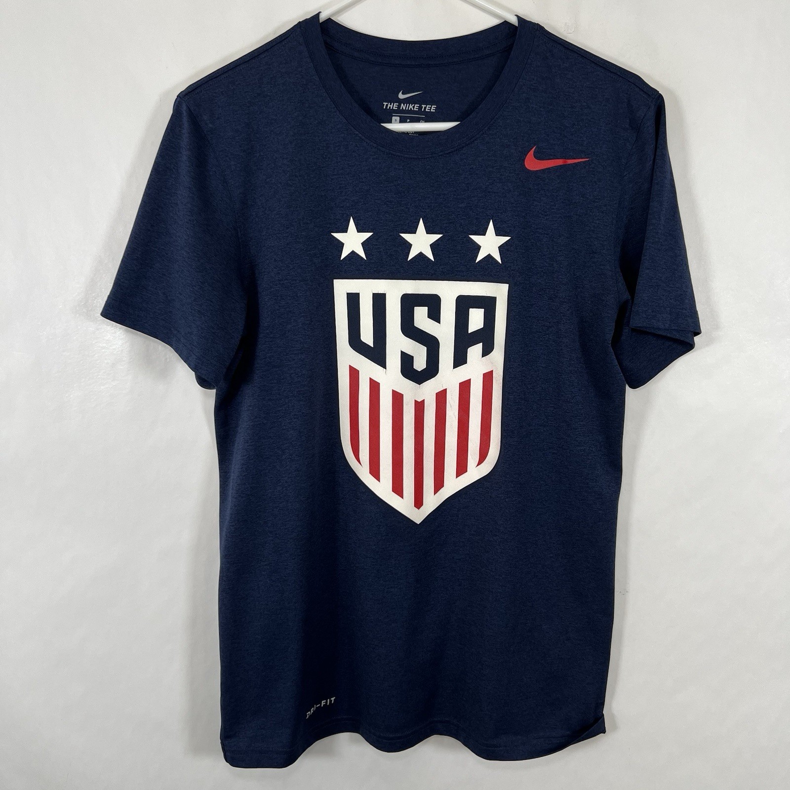 USA Soccer The Nike Tee Athletic Cut T Shirt Mens Small Navy Shield Graphic