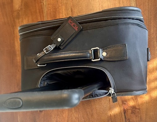 Tumi Alpha 2 International Expandable 2 Wheeled 20" Black Carry On • - Picture 7 of 11