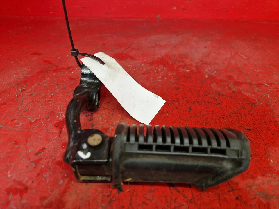 REPOSAPIÉS DELANTERO IZQUIERDO SUZUKI GN 250 LF 1995 Foto 4 de 4