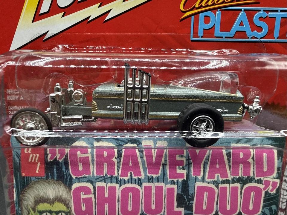 Johnny White Lightning Classic Plastic #5 The Overtaker by Barris Graveyard 2005 Foto 3 de 4