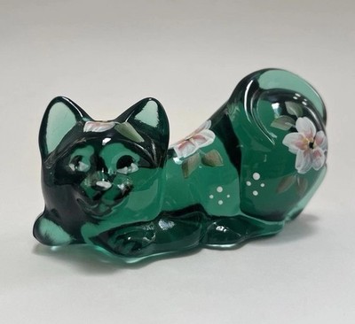 Fenton Emerald Green Glass Pouncing Cat Figurine Hand Painted Signed