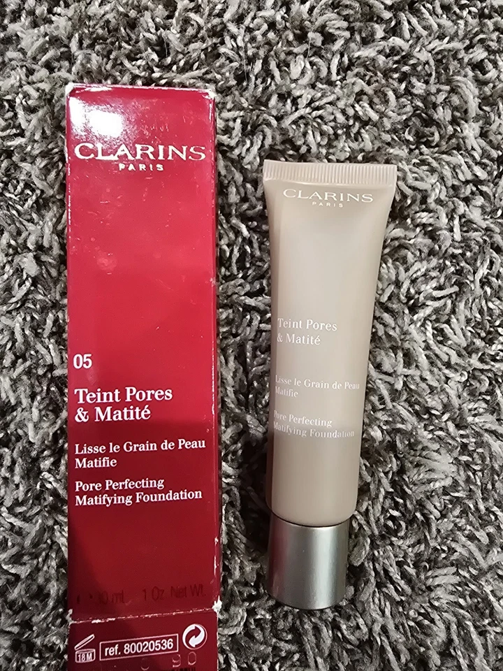Clarins Pore Perfecting Matifying Foundation 05 Nude Capachino - Image 2 of 4