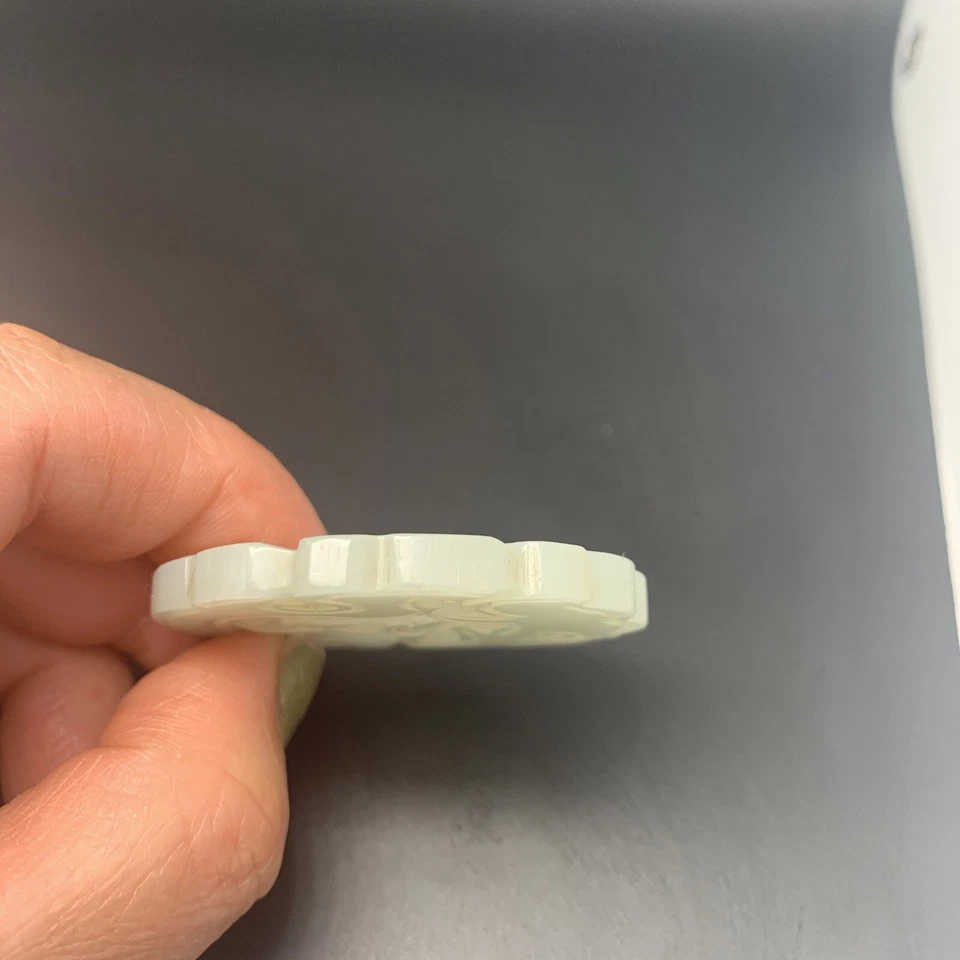 ANTIQUE 19TH C. NATURAL HETIAN JADE CARVED DRAGONS PENDANT - Image 4 of 4