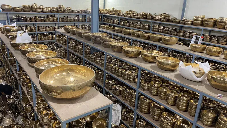 10"-24" jam Hand-Hammered Tibetan Singing Bowl – Himalayan Bowl for Meditation - Image 4 of 4