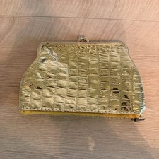 Vintage Gold Metallic Crocodile Embossed Kiss Lock Coin Purse Zippered Bottom